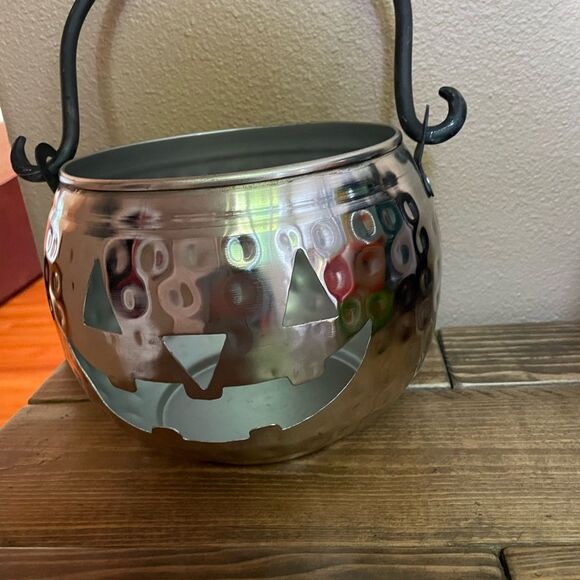 Hammered Metal Large Silver Pumpkin - Picture 9 of 16